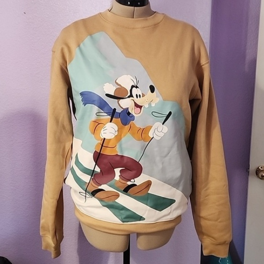 Disney Tan Goofy Skiing Graphic Crewneck Sweater 788